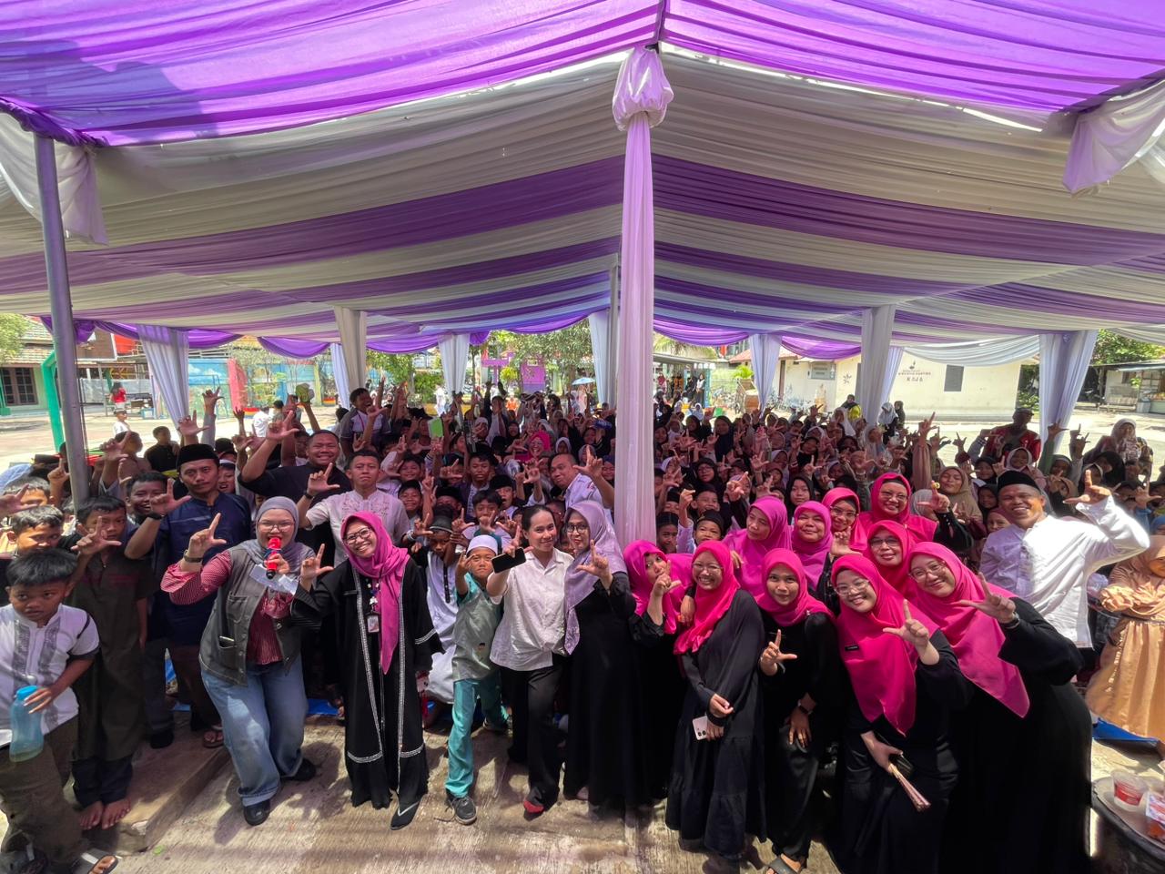 KAREDOK (Kreasi Aksi Rekreasi Dongeng Keliling)